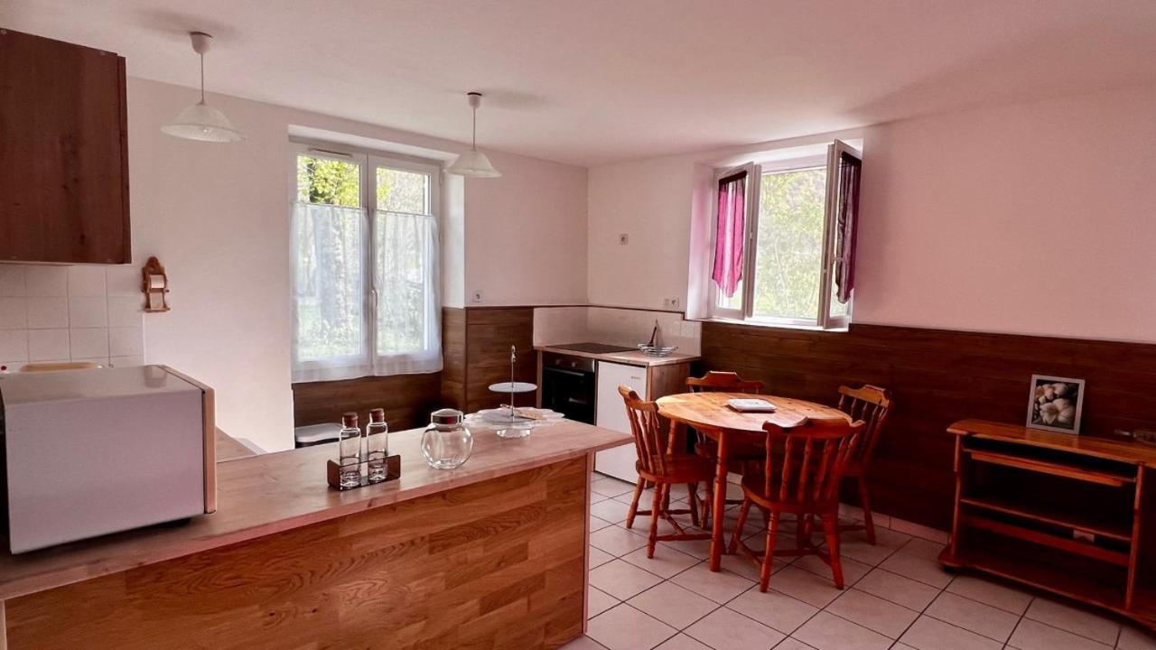 Superbe Appartement Aubessagne ภายนอก รูปภาพ