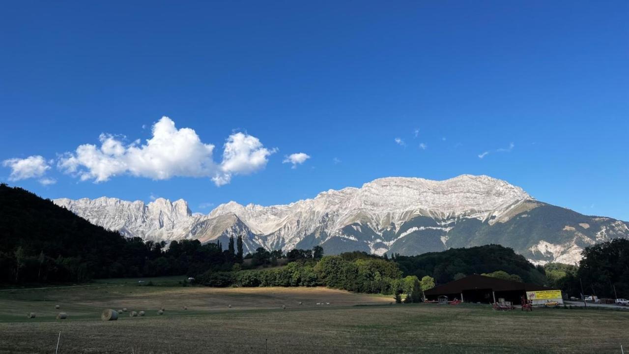 Superbe Appartement Aubessagne ภายนอก รูปภาพ