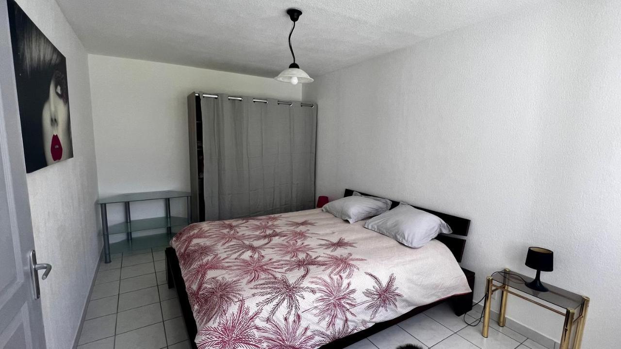 Superbe Appartement Aubessagne ภายนอก รูปภาพ
